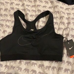 NWT NIKE BRA SZ M